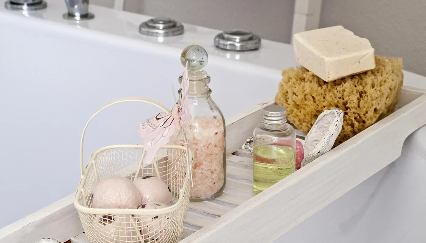 Bath salts, to wash and to clean